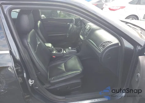 2018 Chrysler 300 Limited z USA, uszkodzony, nr VIN 2C3CCAEG6JH159588